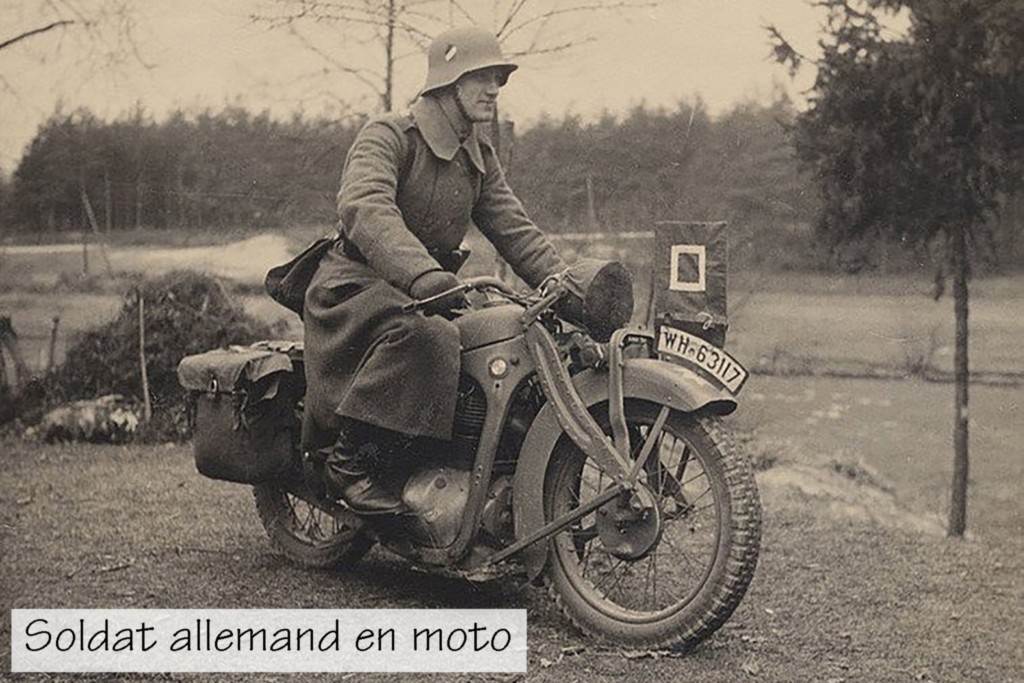 Un soldat allemand en moto